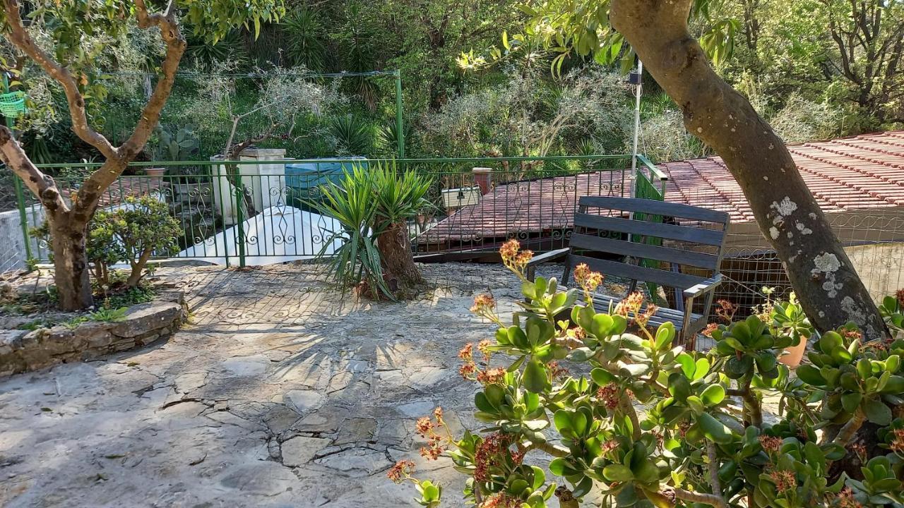 Casa Vacanze Alfano アシェーア エクステリア 写真